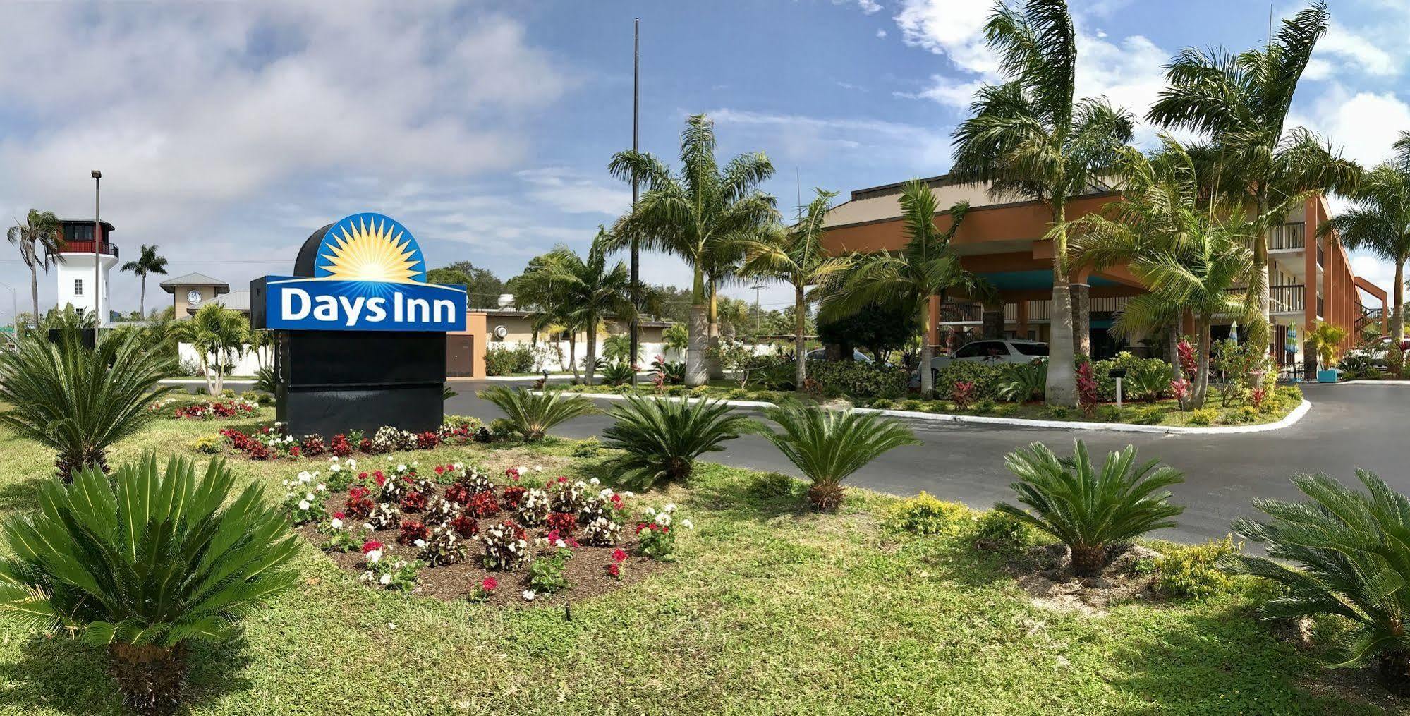 Days Inn By Wyndham Sarasota Bay Exterior photo
